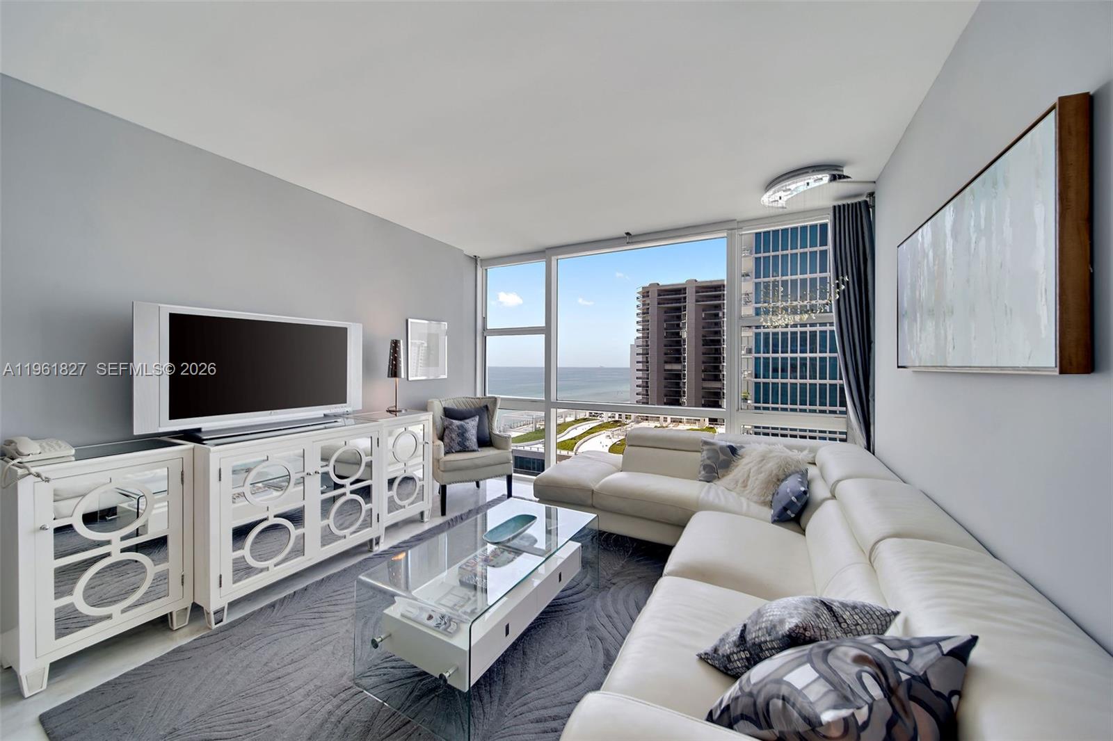 6801 Collins Ave Unit: 1110 (Door 1106)