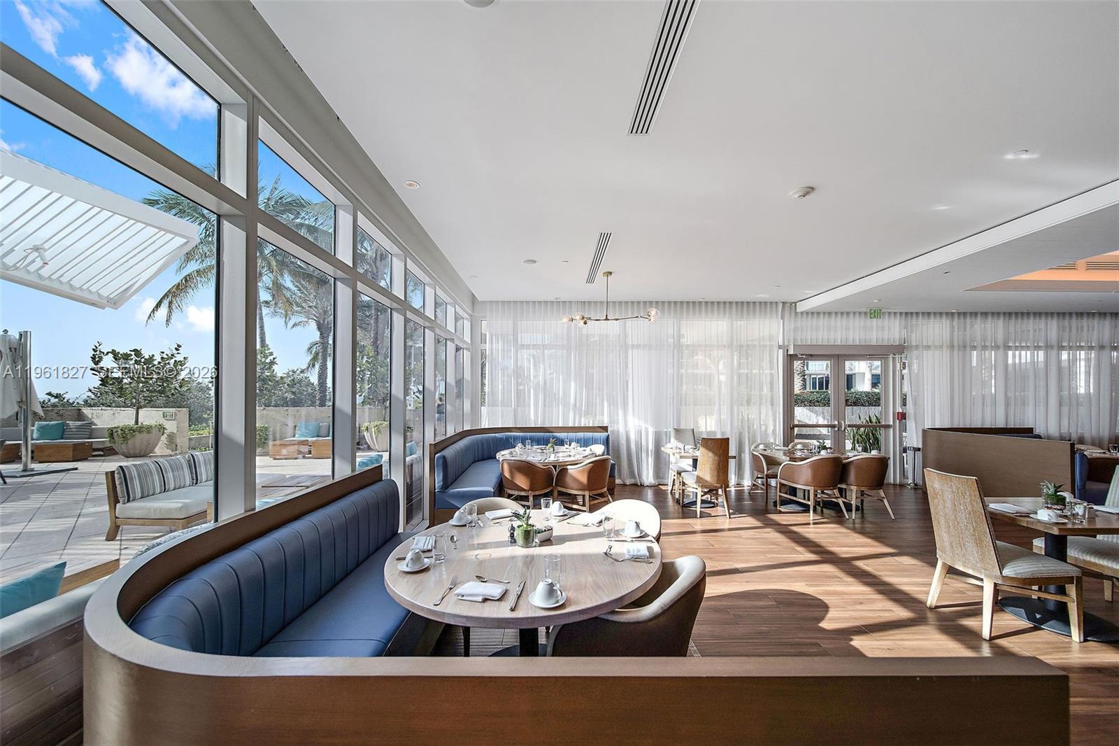 6801 Collins Ave Unit: 1110 (Door 1106)