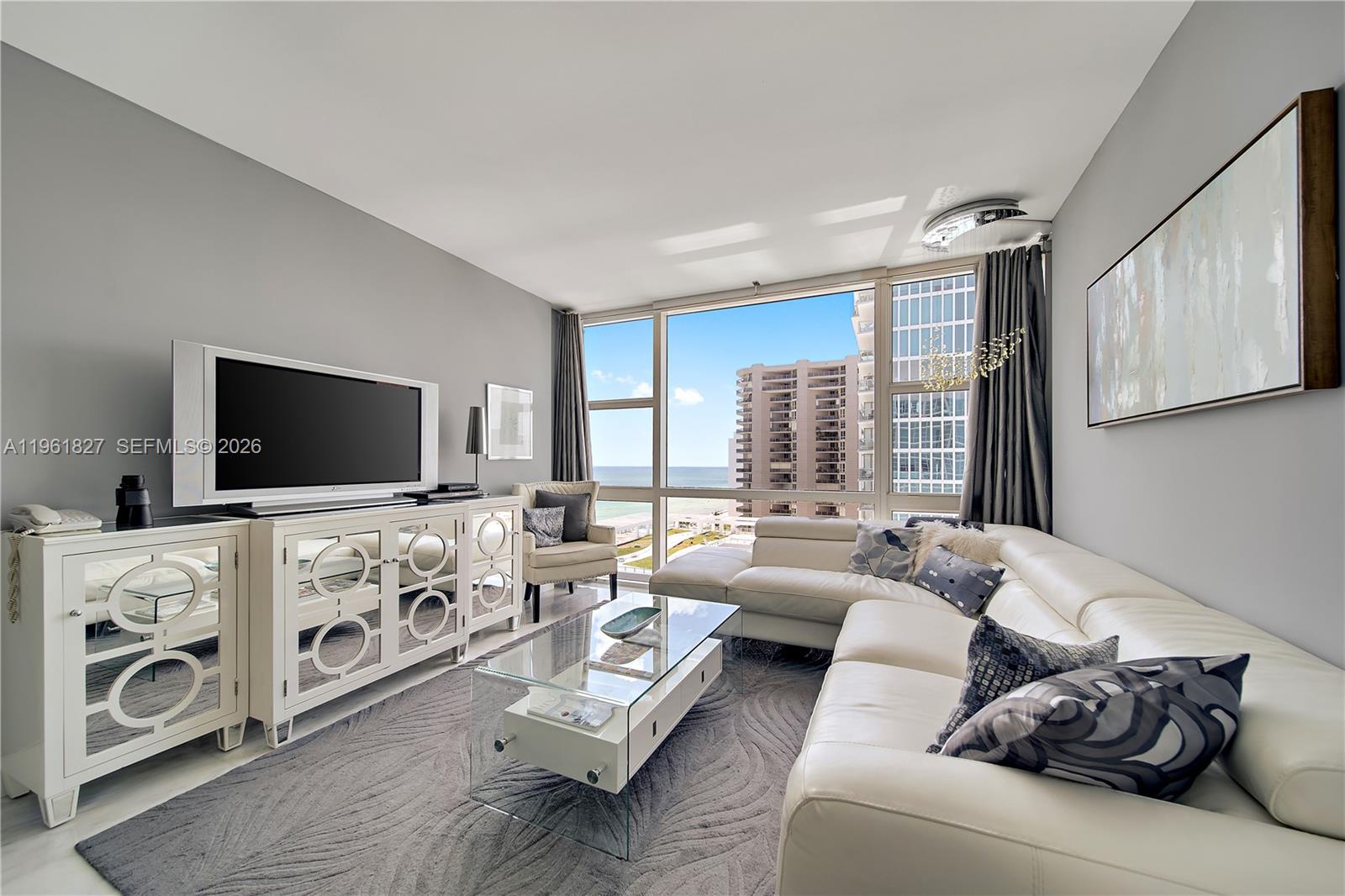 6801 Collins Ave Unit: 1110 (Door 1106)