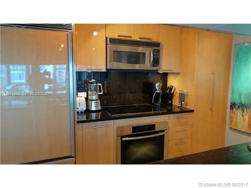 6801 Collins Ave Unit: 1110 (Door 1106)