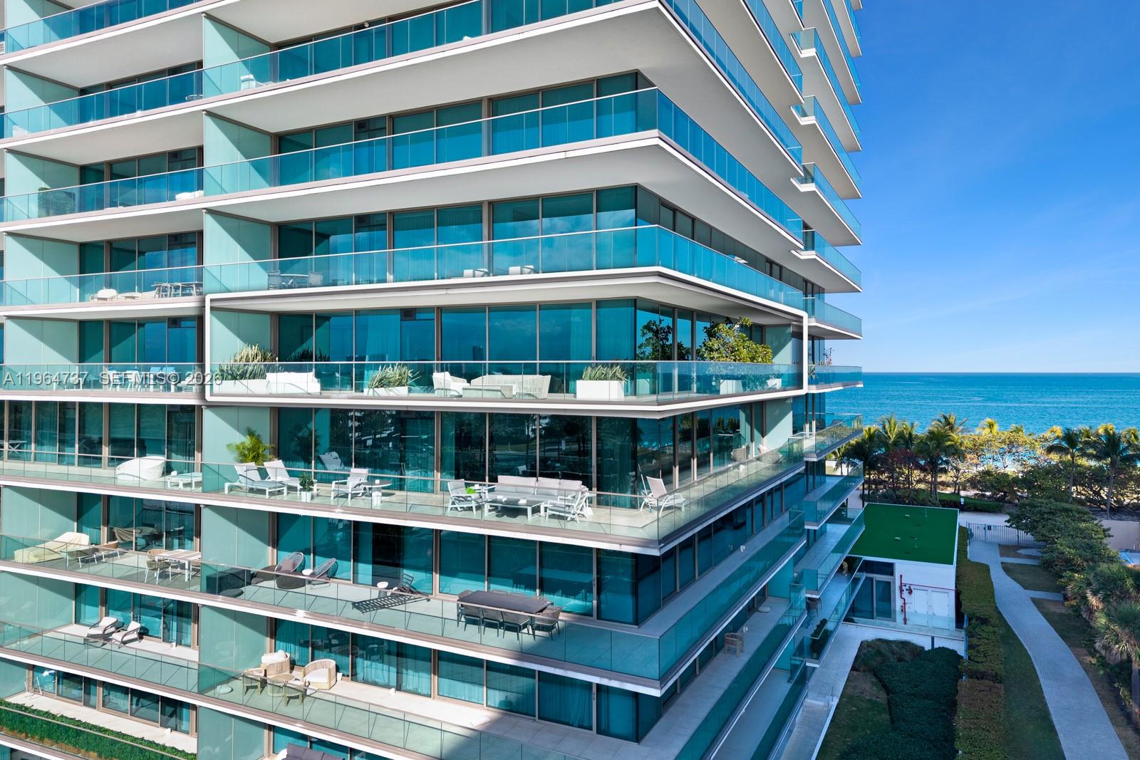 10201 Collins Ave # 611