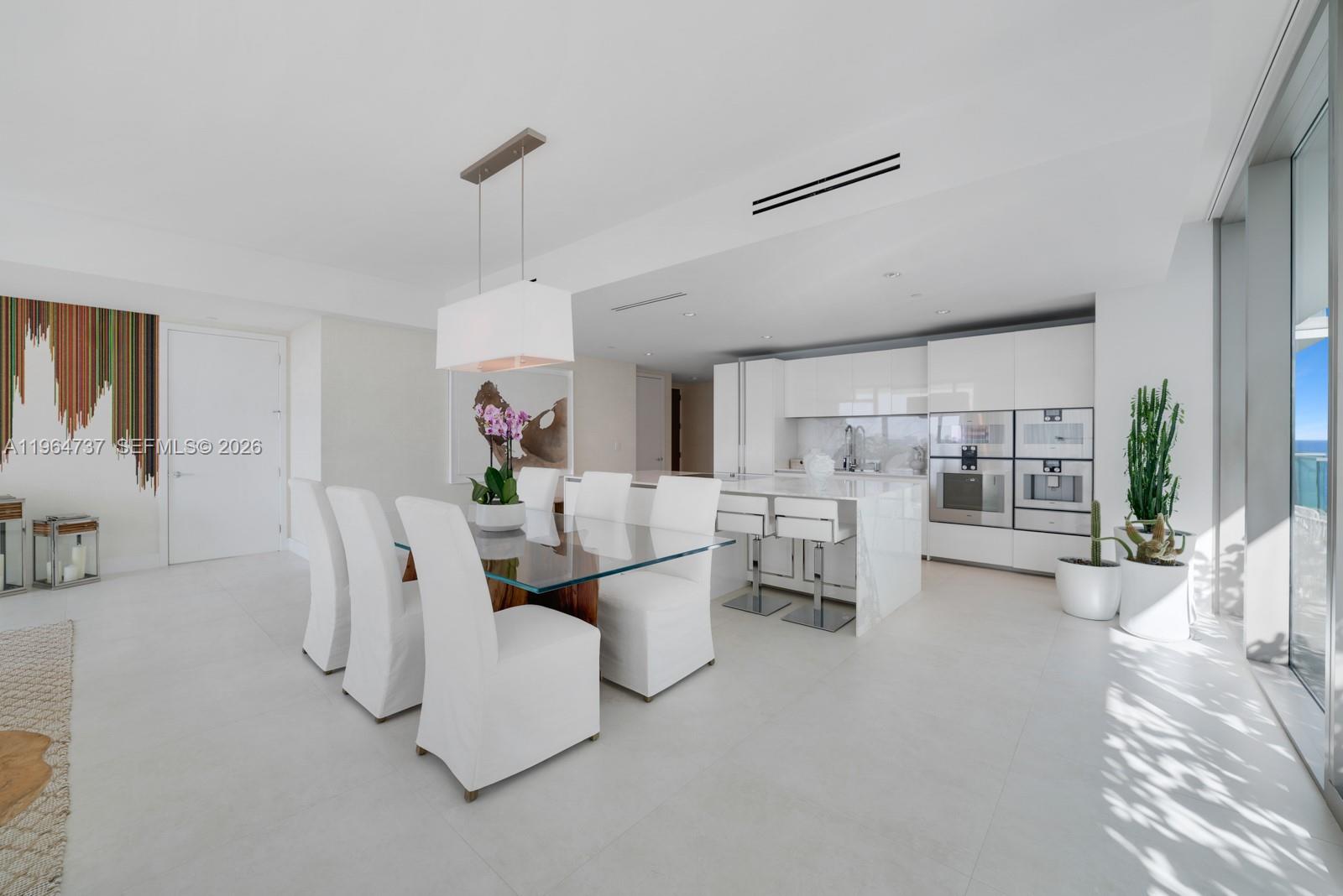 10201 Collins Ave # 611