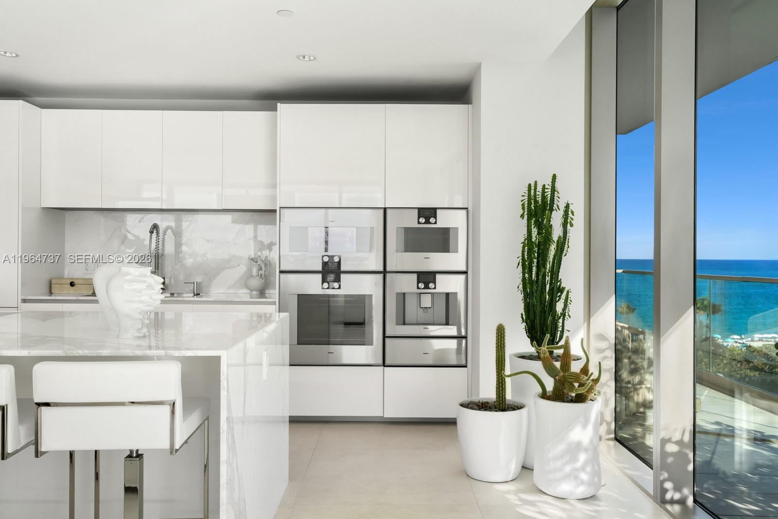 10201 Collins Ave # 611