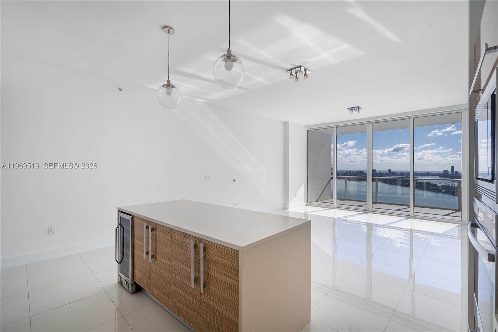2020 N Bayshore Dr # 3506