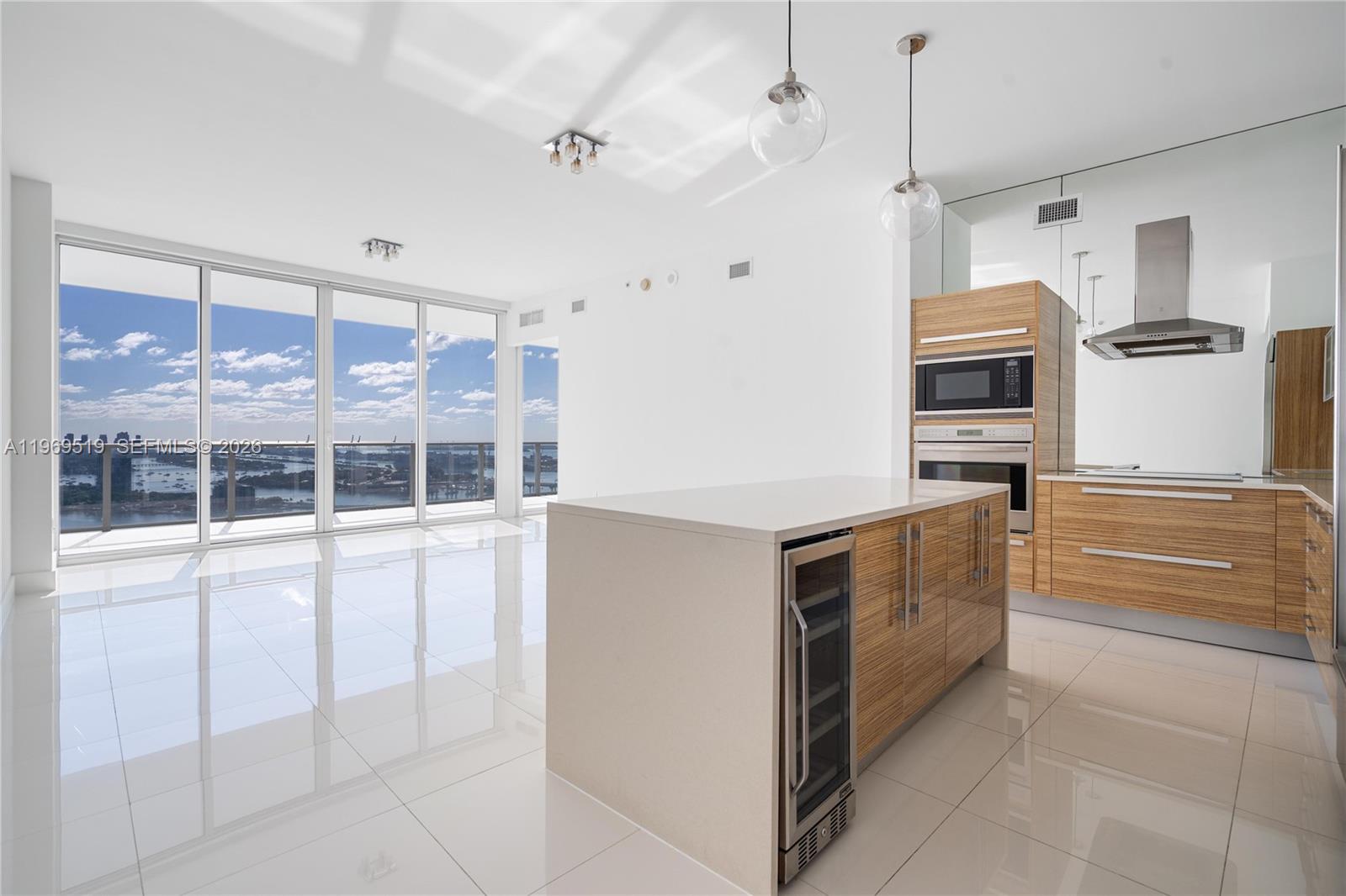 2020 N Bayshore Dr # 3506