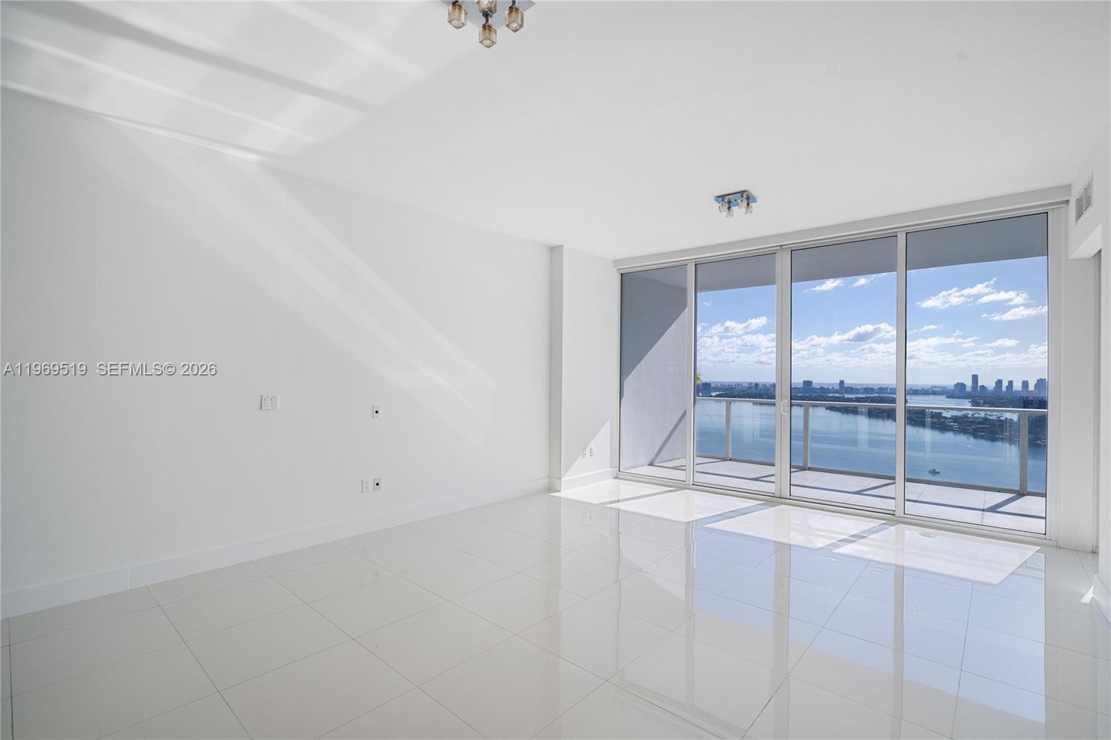 2020 N Bayshore Dr # 3506
