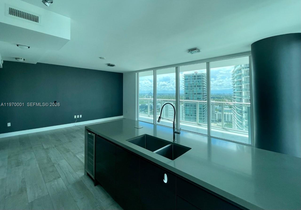 1080 Brickell Ave # 3009