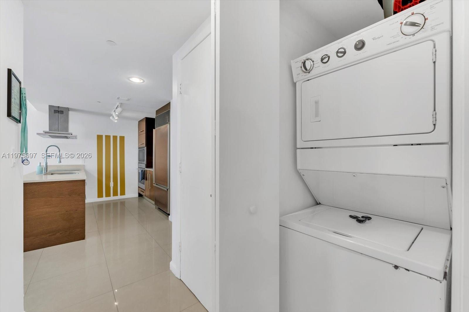 485 Brickell Ave # 1807