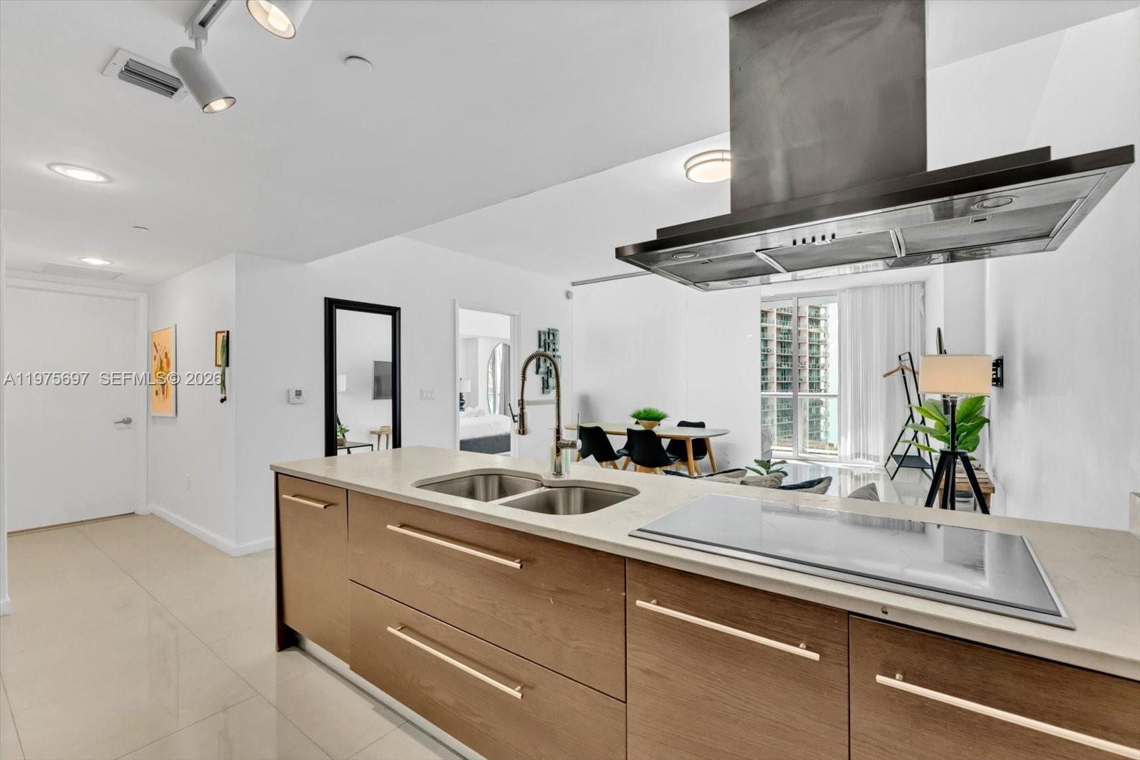 485 Brickell Ave # 1807