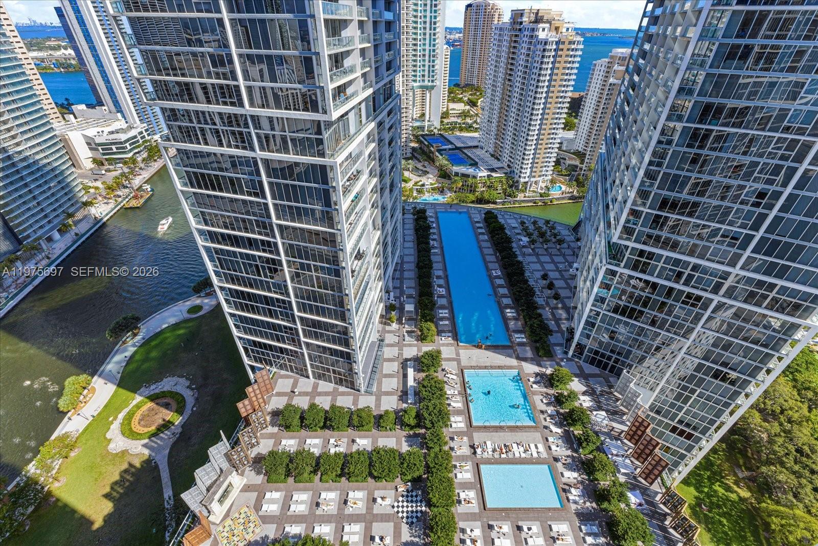 485 Brickell Ave # 1807