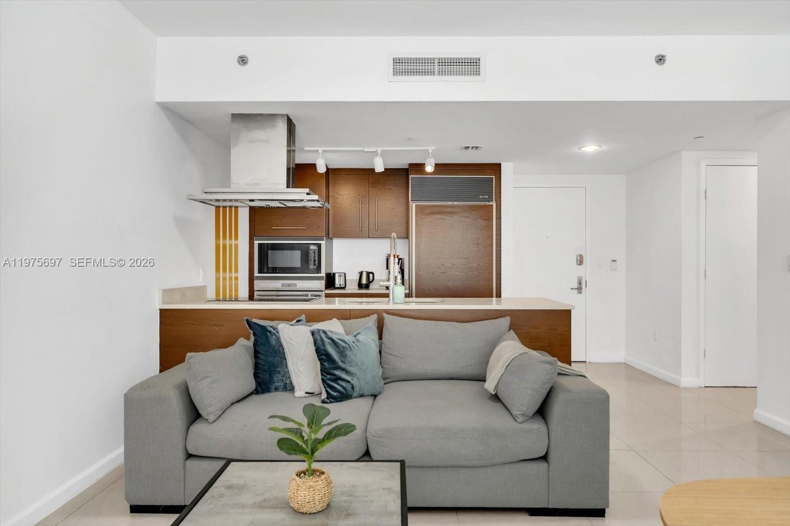 485 Brickell Ave # 1807