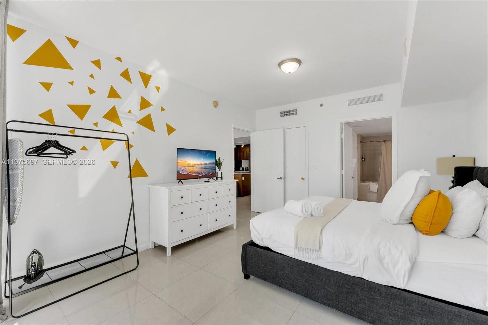 485 Brickell Ave # 1807