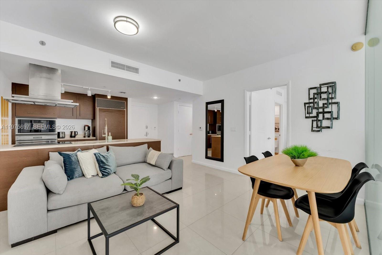 485 Brickell Ave # 1807