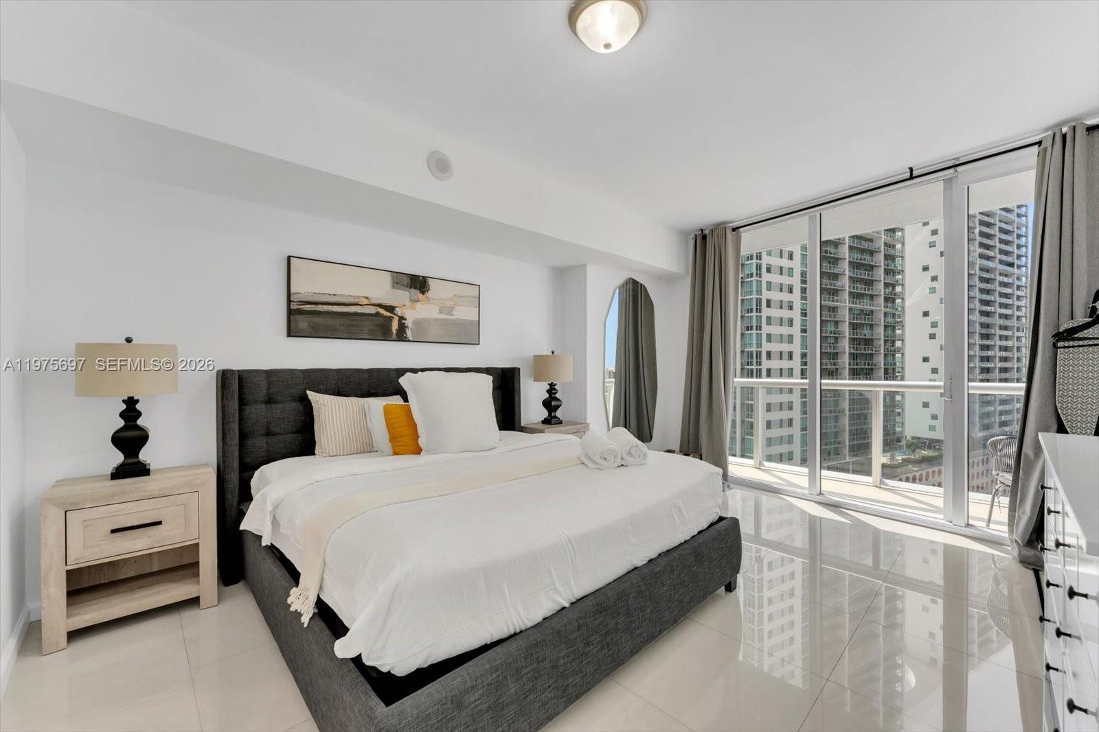 485 Brickell Ave # 1807