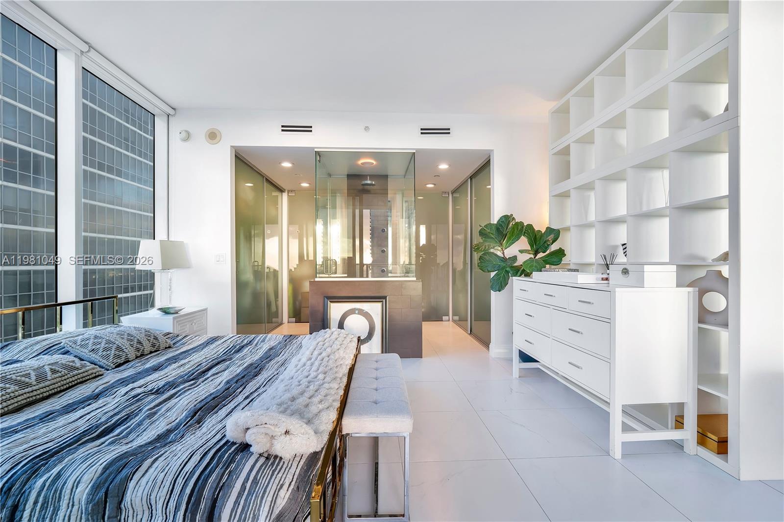1040 Biscayne Blvd # 3306