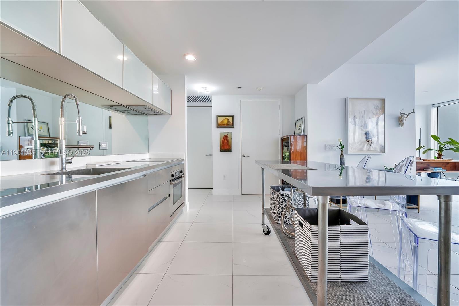 1040 Biscayne Blvd # 3306
