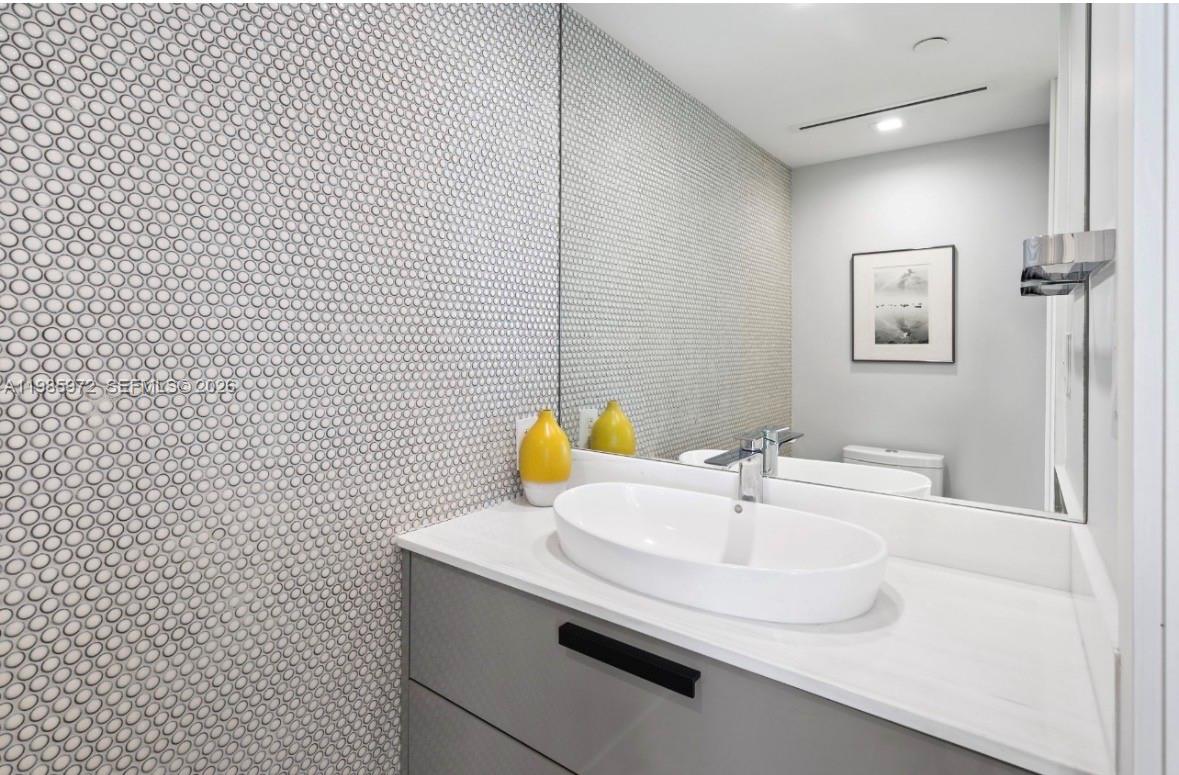 1500 Ocean Dr # 5 Unit: UPH-5