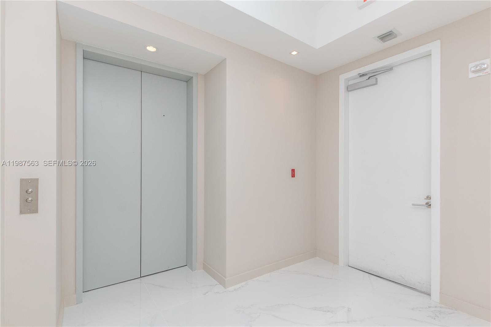 851 NE 1st Ave # 4611 Unit: PH 4611