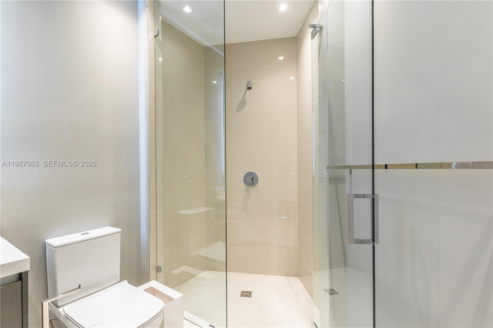 851 NE 1st Ave # 4611 Unit: PH 4611