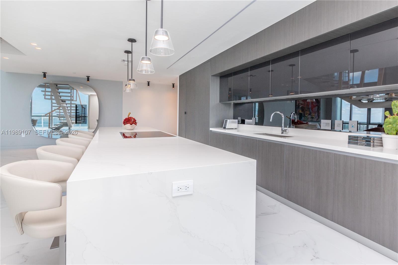 851 NE 1st Ave # 4611 Unit: PH 4611