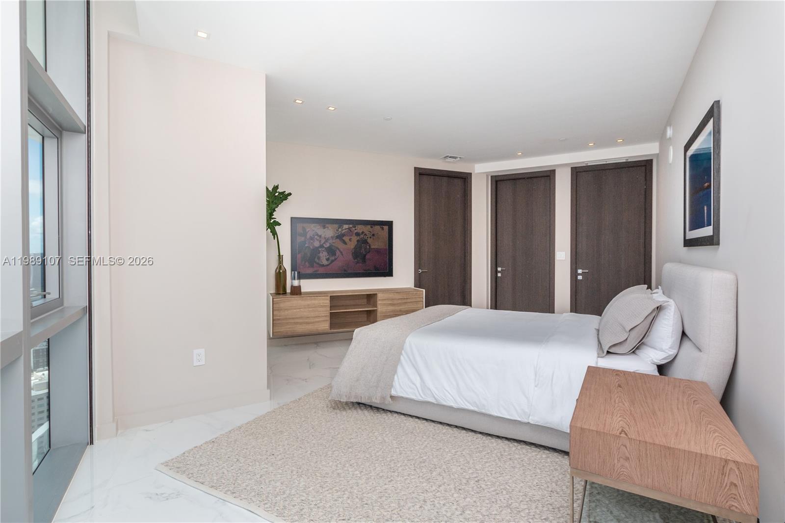 851 NE 1st Ave # 4611 Unit: PH 4611