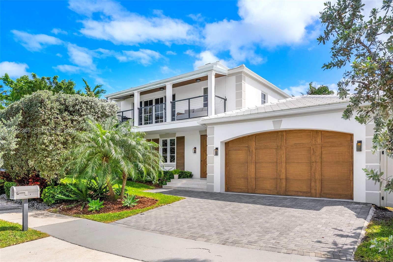 850 E Dilido Dr