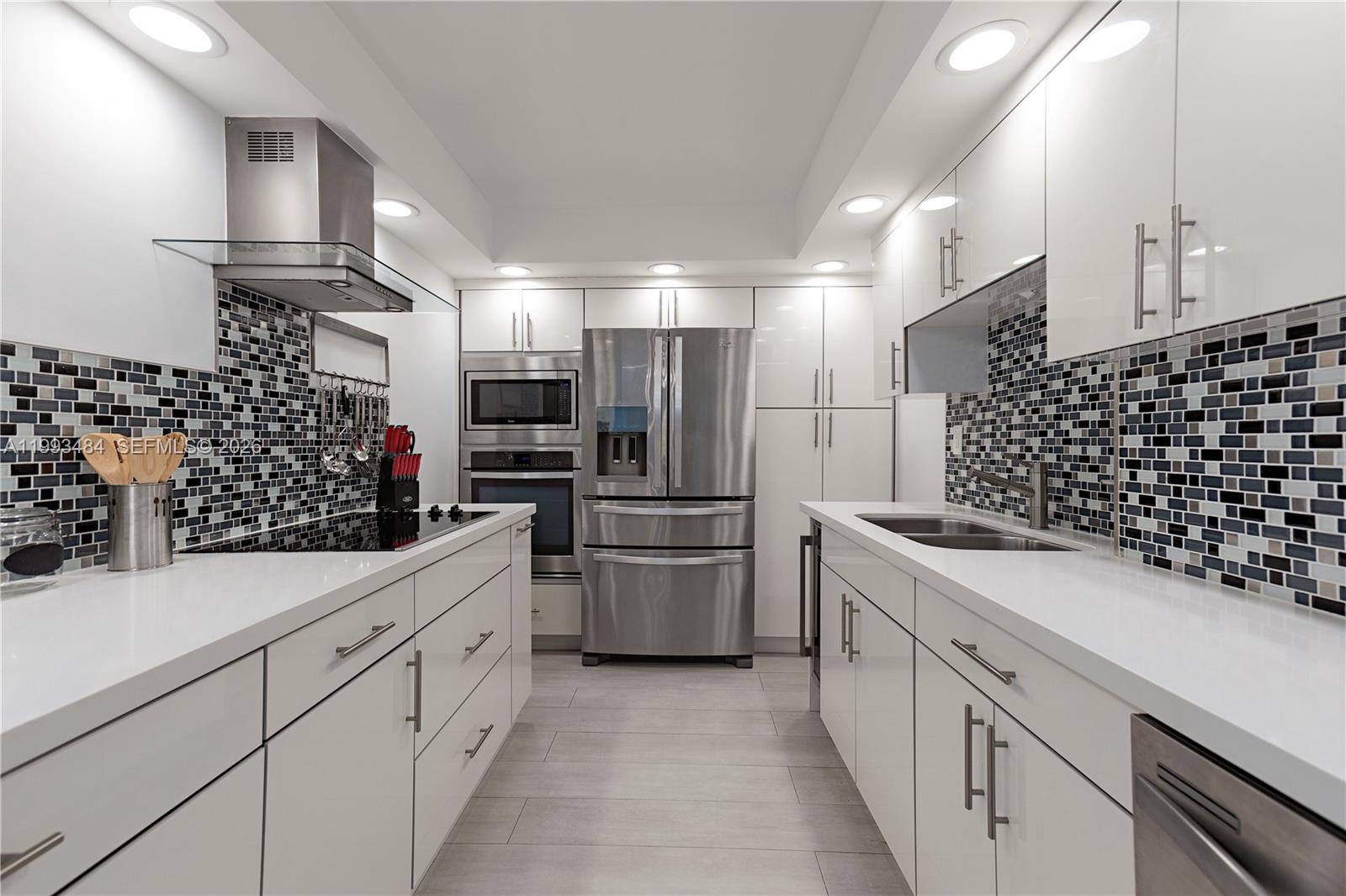 1621 Collins Ave # 206