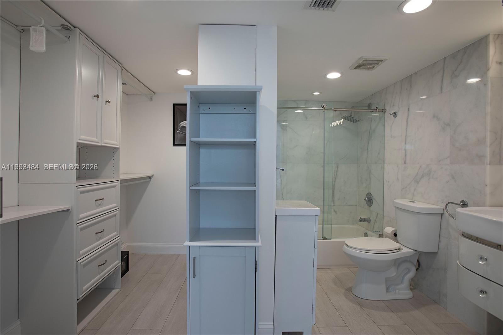 1621 Collins Ave # 206