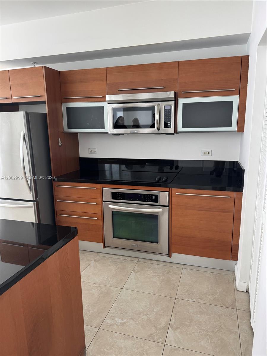 253 NE 2nd St # 1108