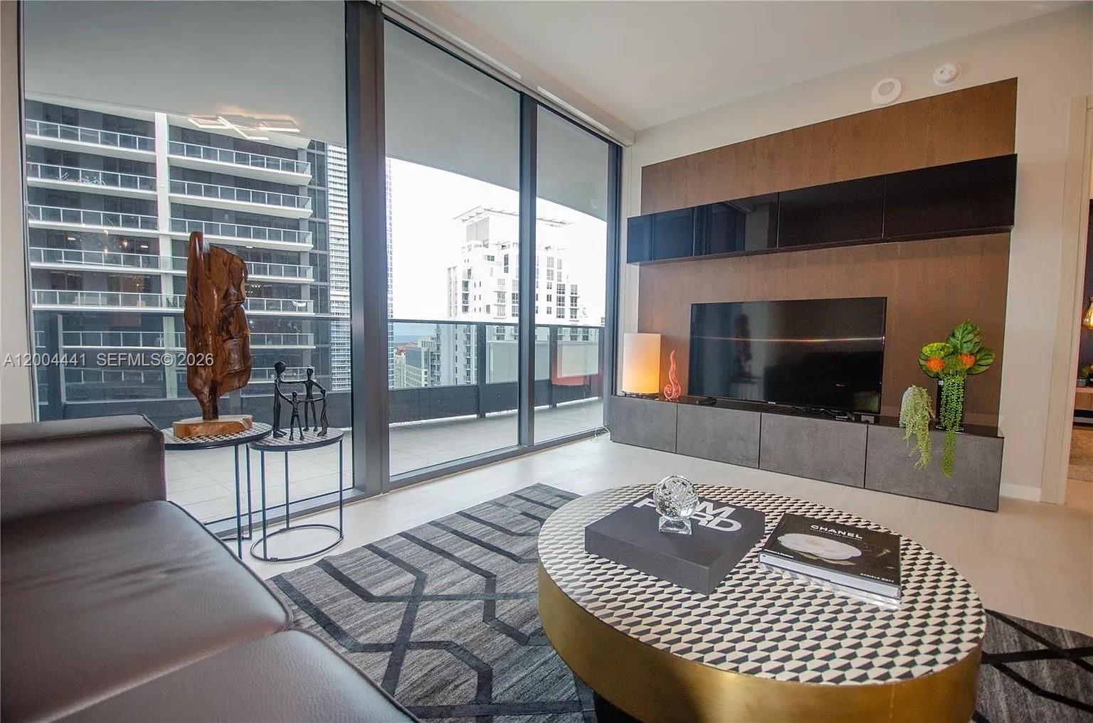 1000 Brickell Plz # 4207