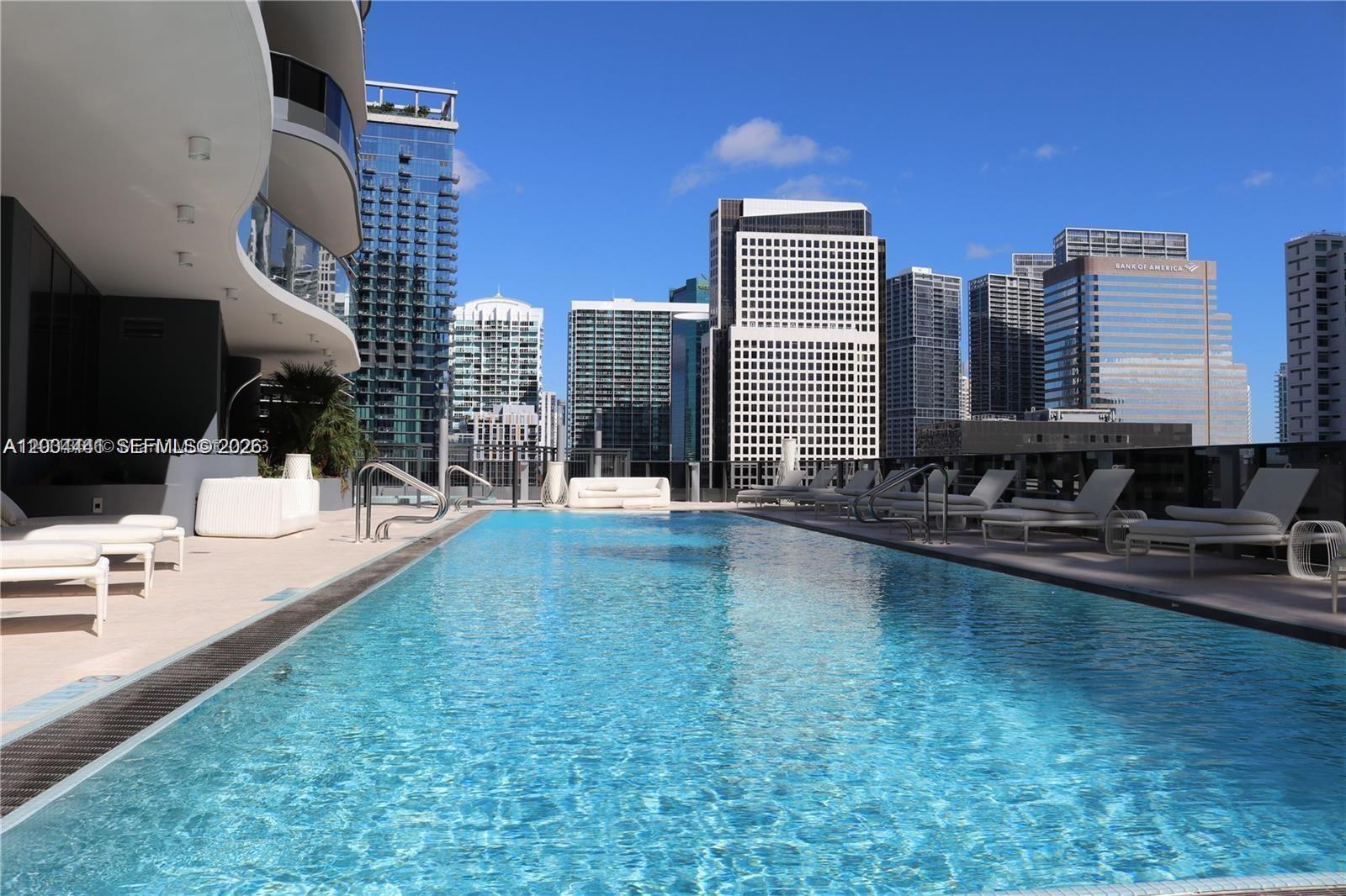 1000 Brickell Plz # 4207