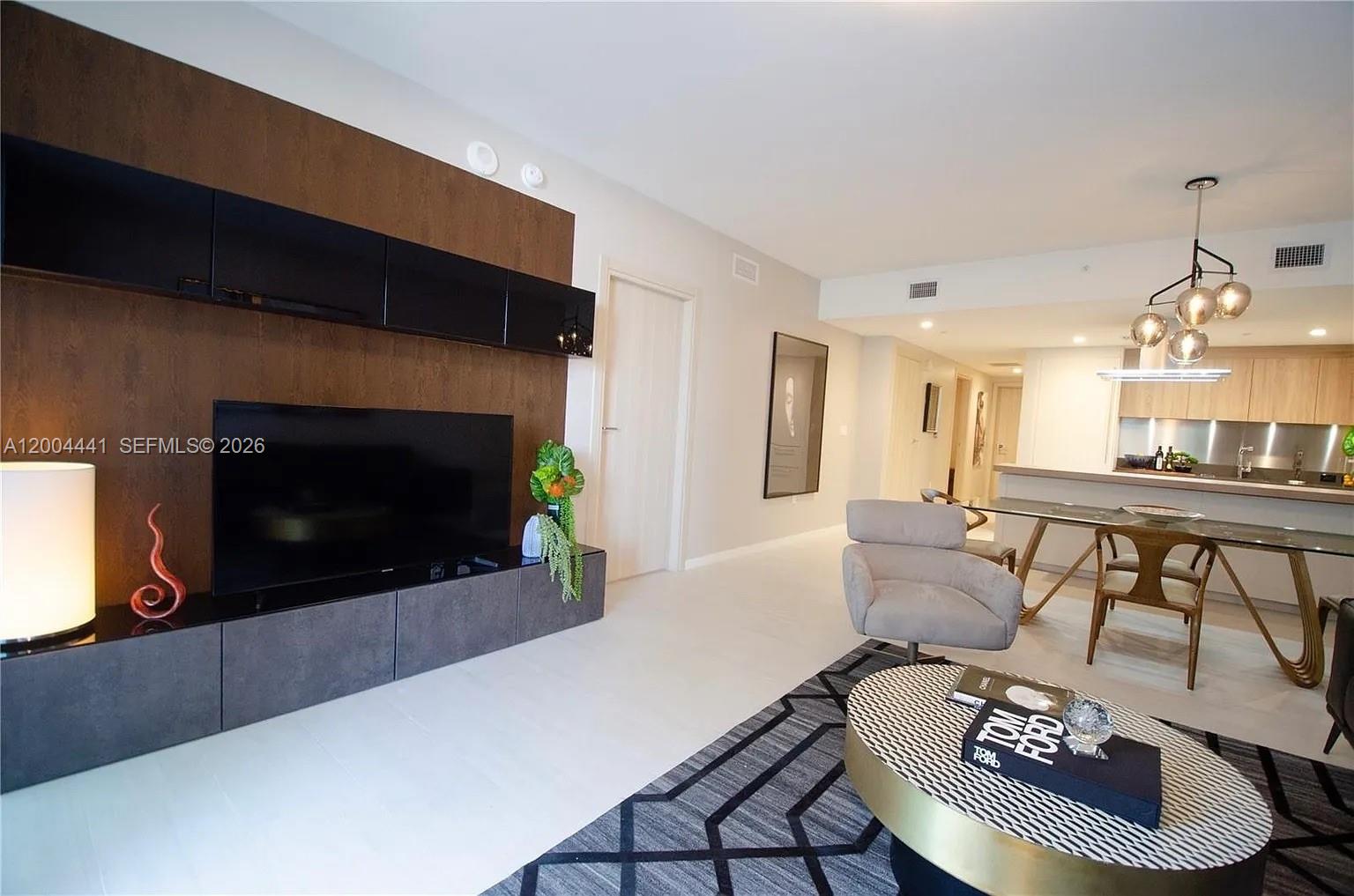 1000 Brickell Plz # 4207