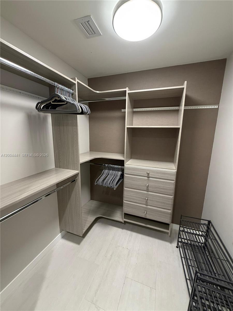 1000 Brickell Plz # 4207
