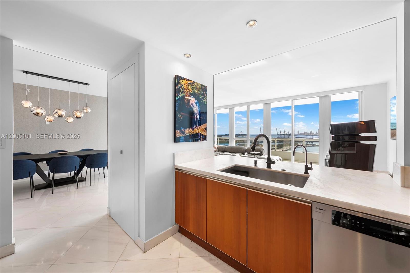 520 West Ave # 2202