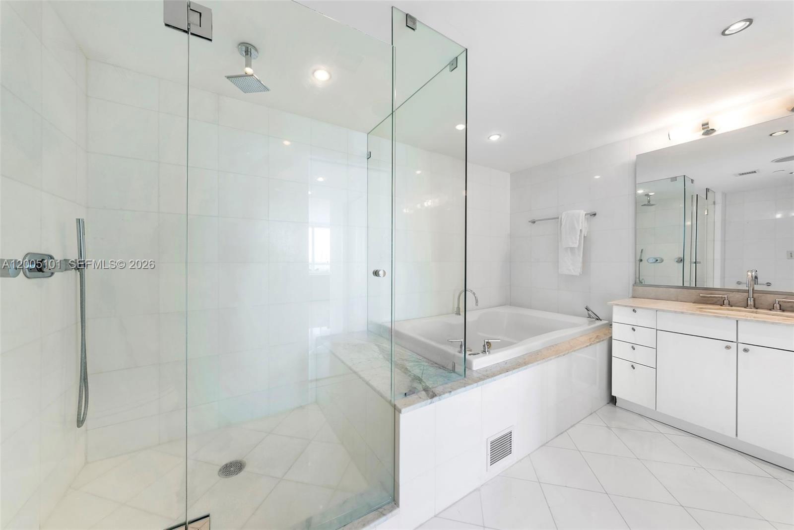 520 West Ave # 2202