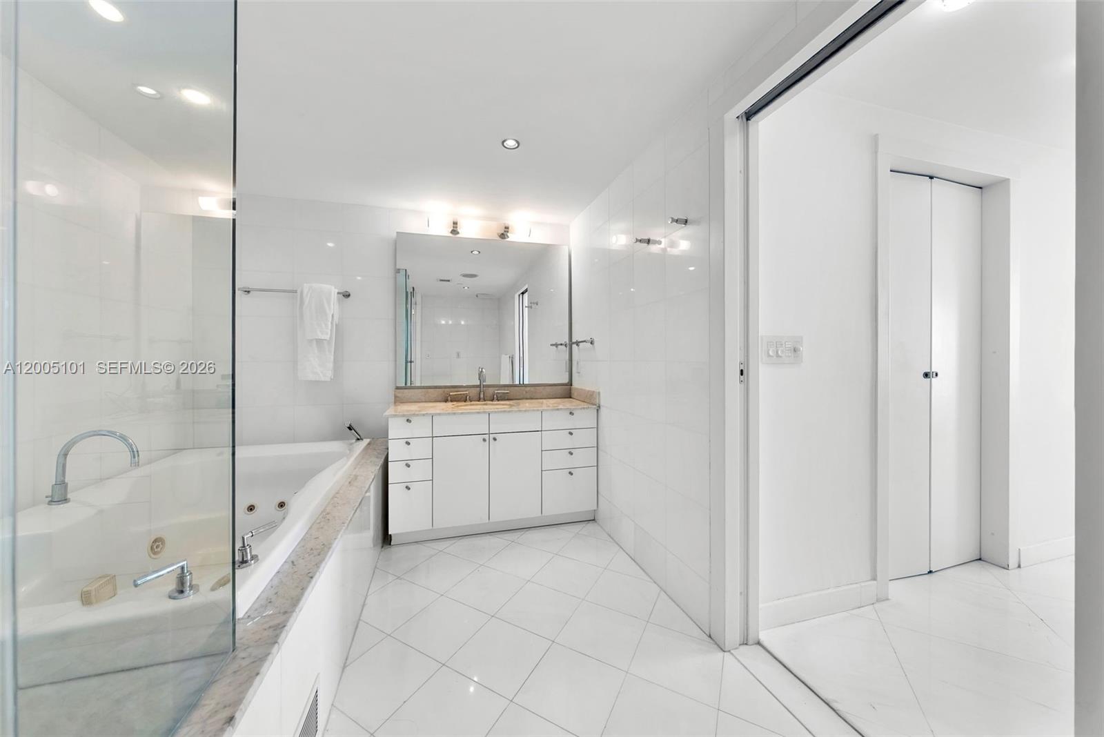520 West Ave # 2202
