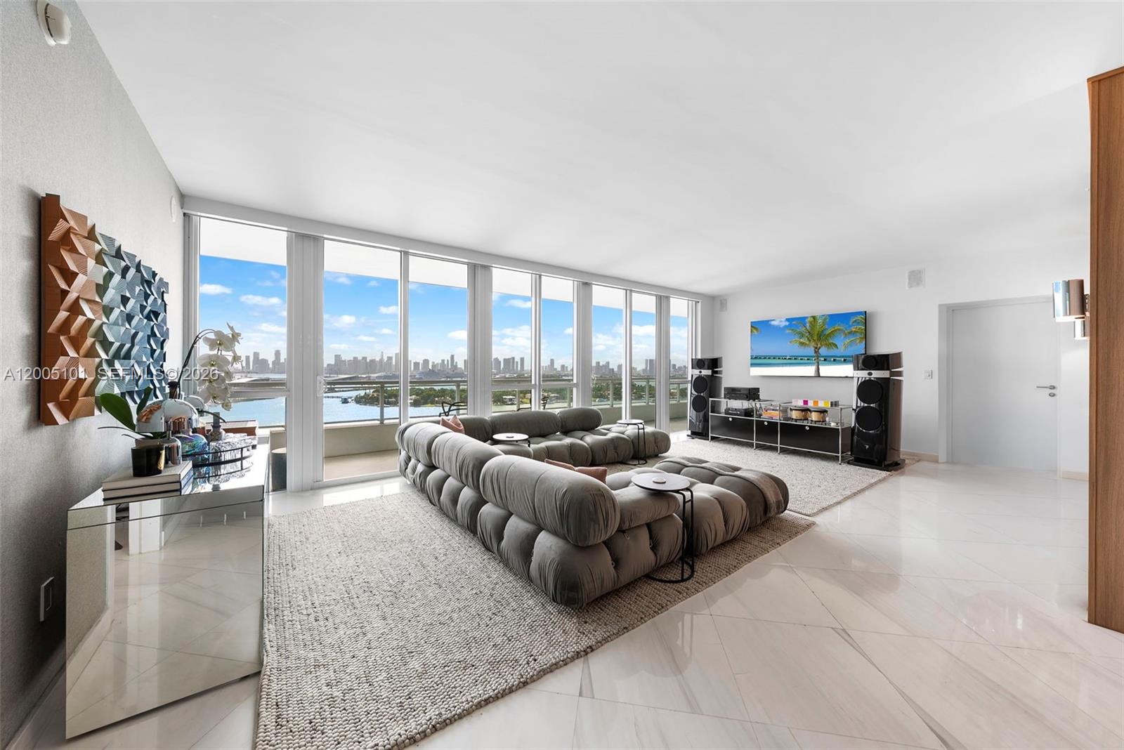 520 West Ave # 2202