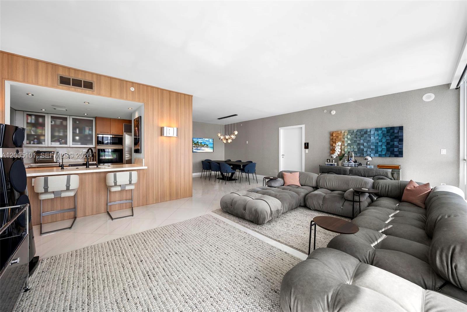 520 West Ave # 2202