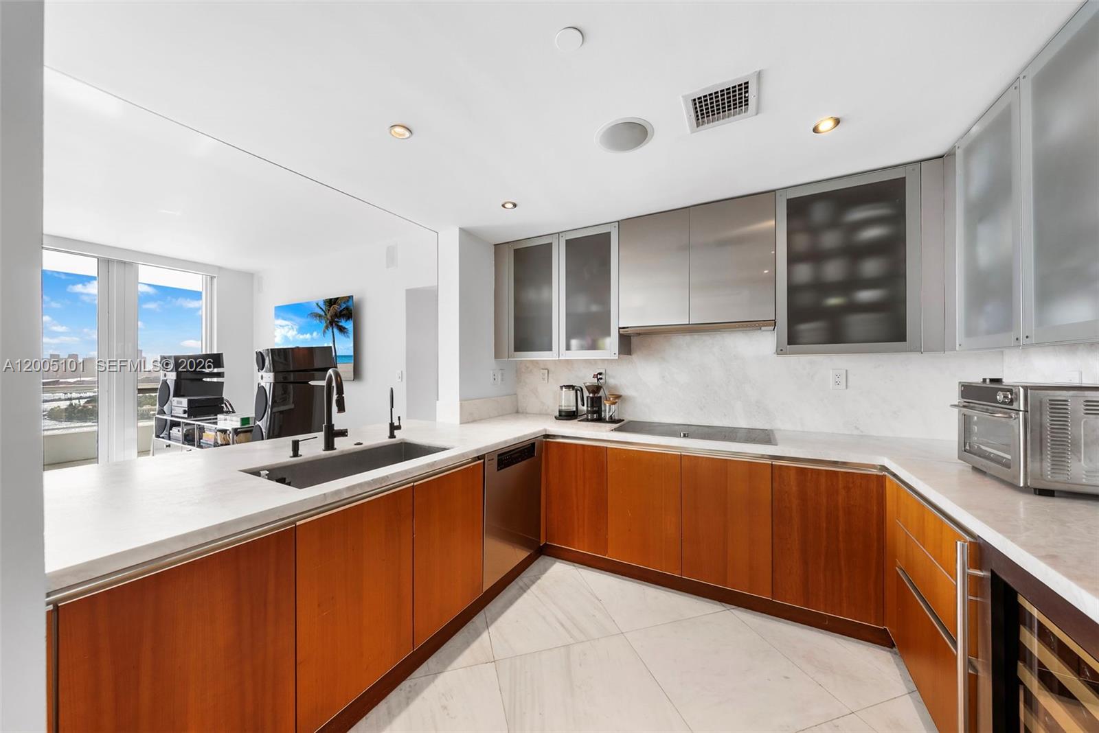 520 West Ave # 2202