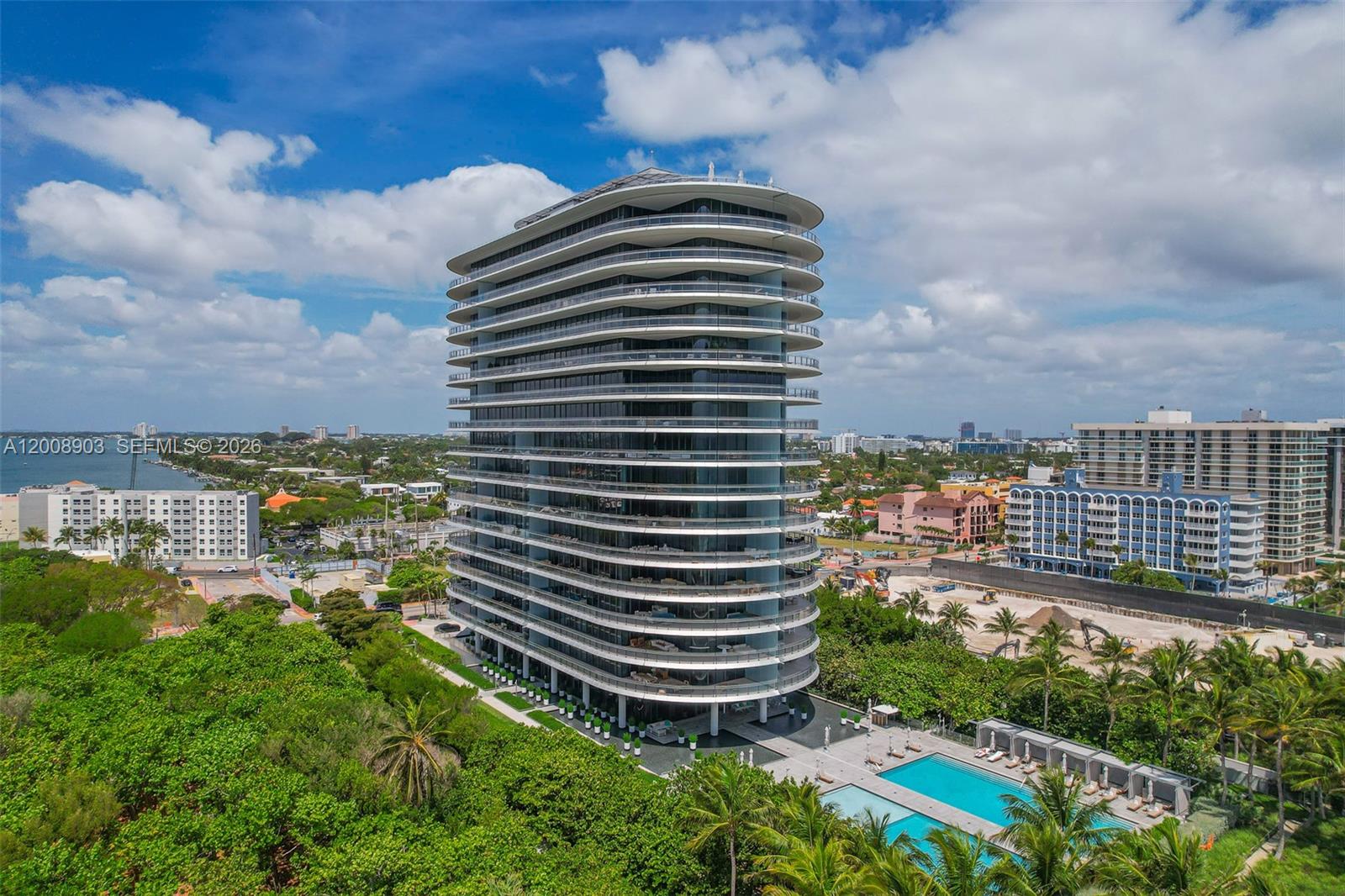8701 Collins Ave # 904