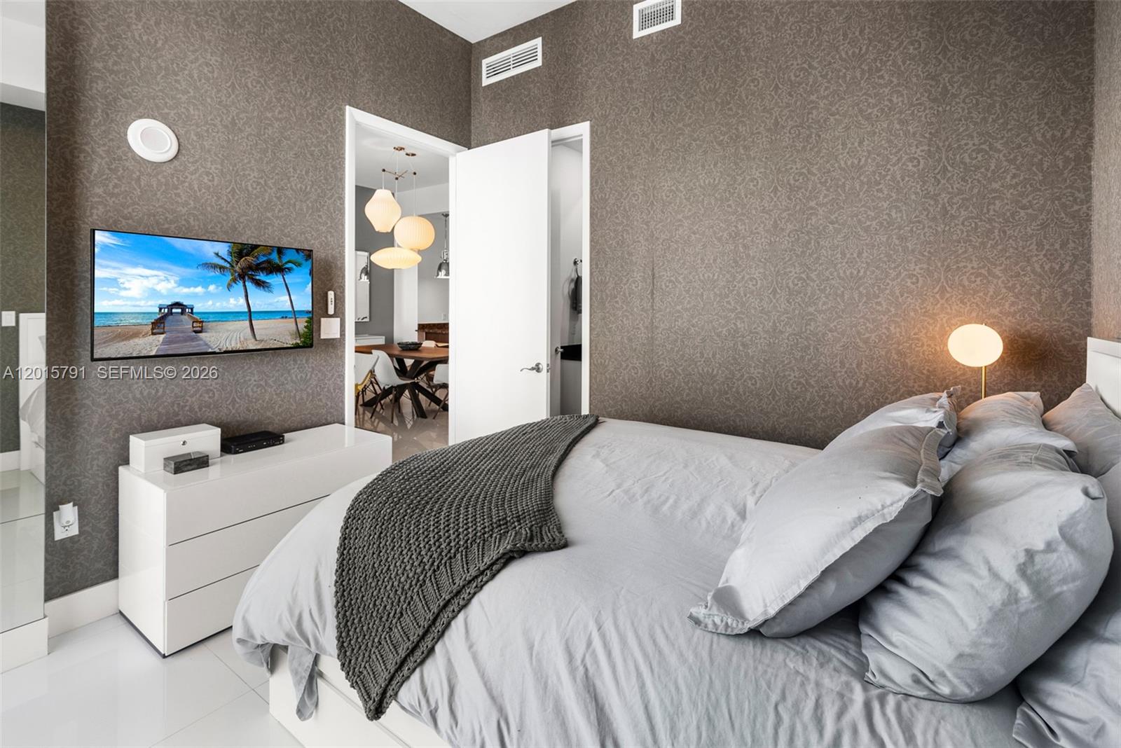 15901 Collins Ave # 3302