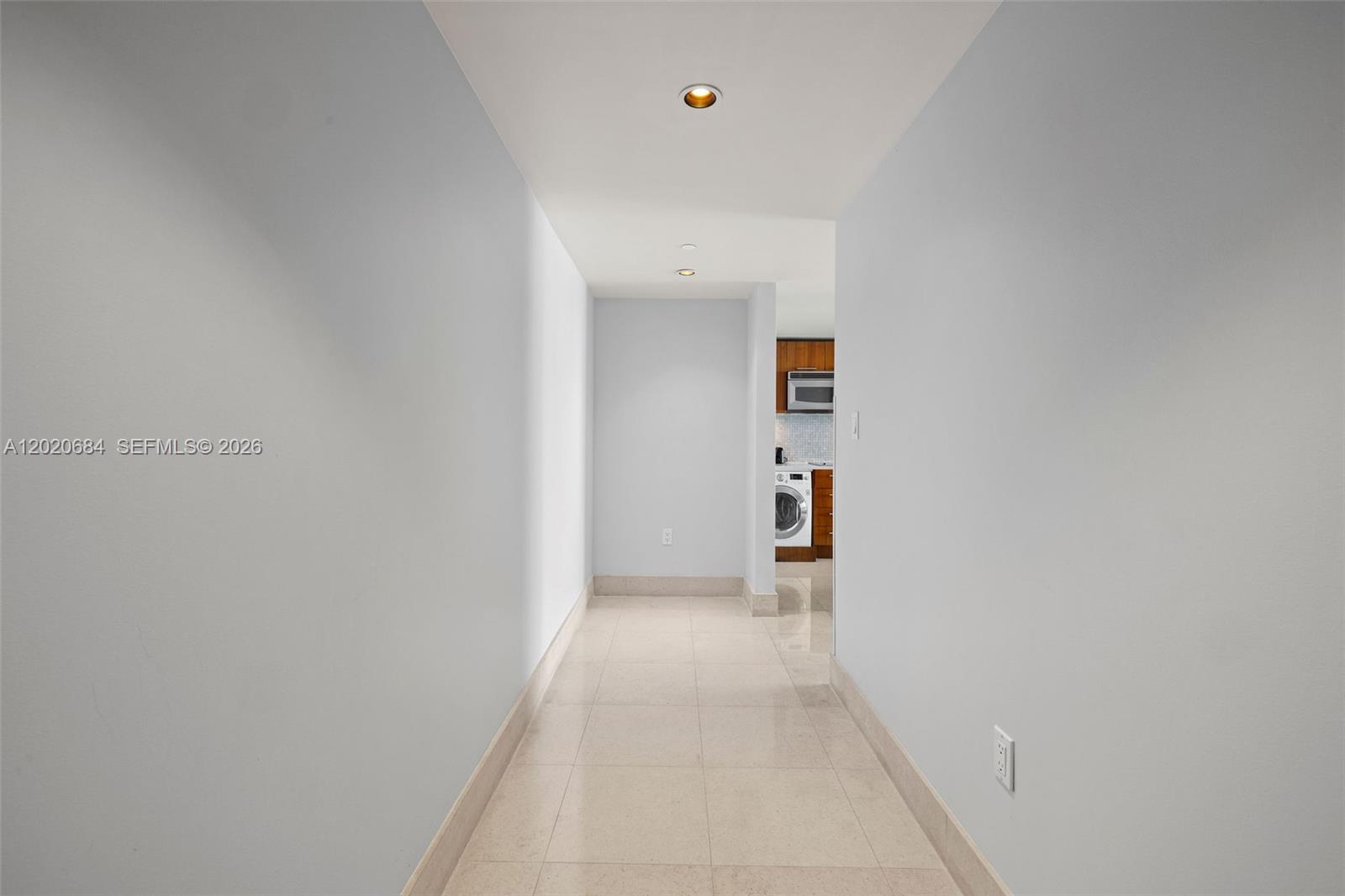 6801 Collins Ave # 417