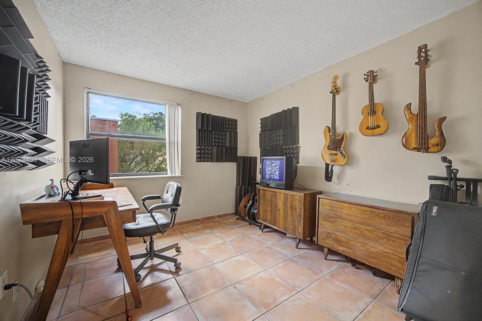 10233 NW 9th St Cir # 1 Unit: 214-1