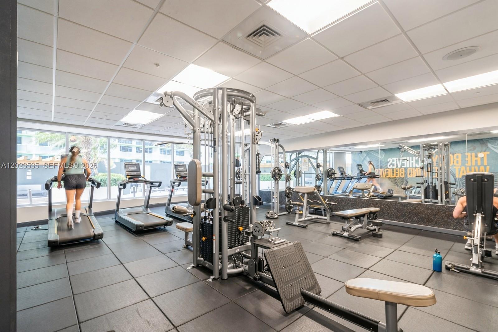 1750 N Bayshore Dr # 4702