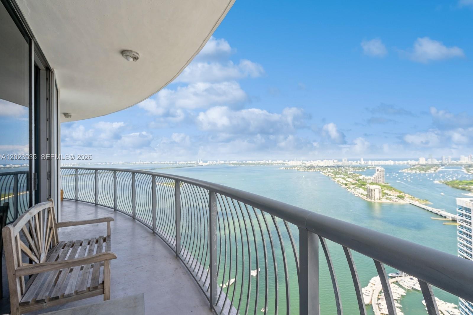 1750 N Bayshore Dr # 4702