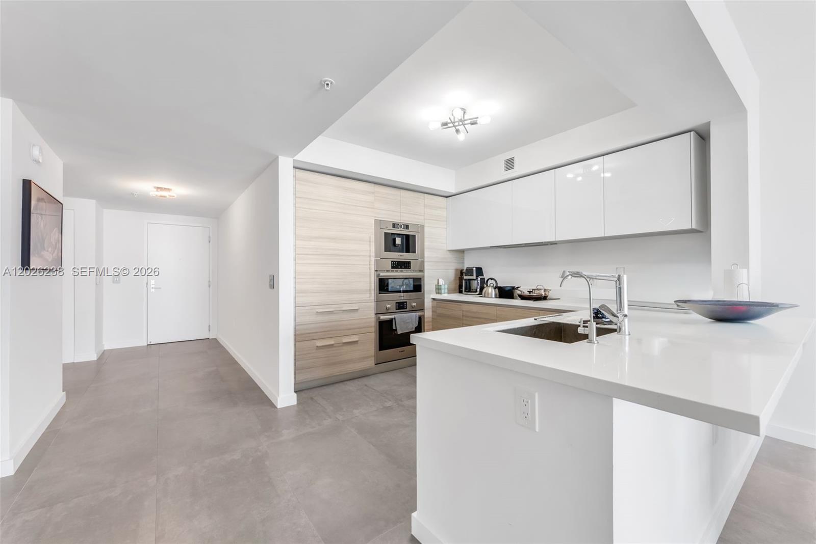 300 Sunny Isles Blvd # 905 Unit: 4-905