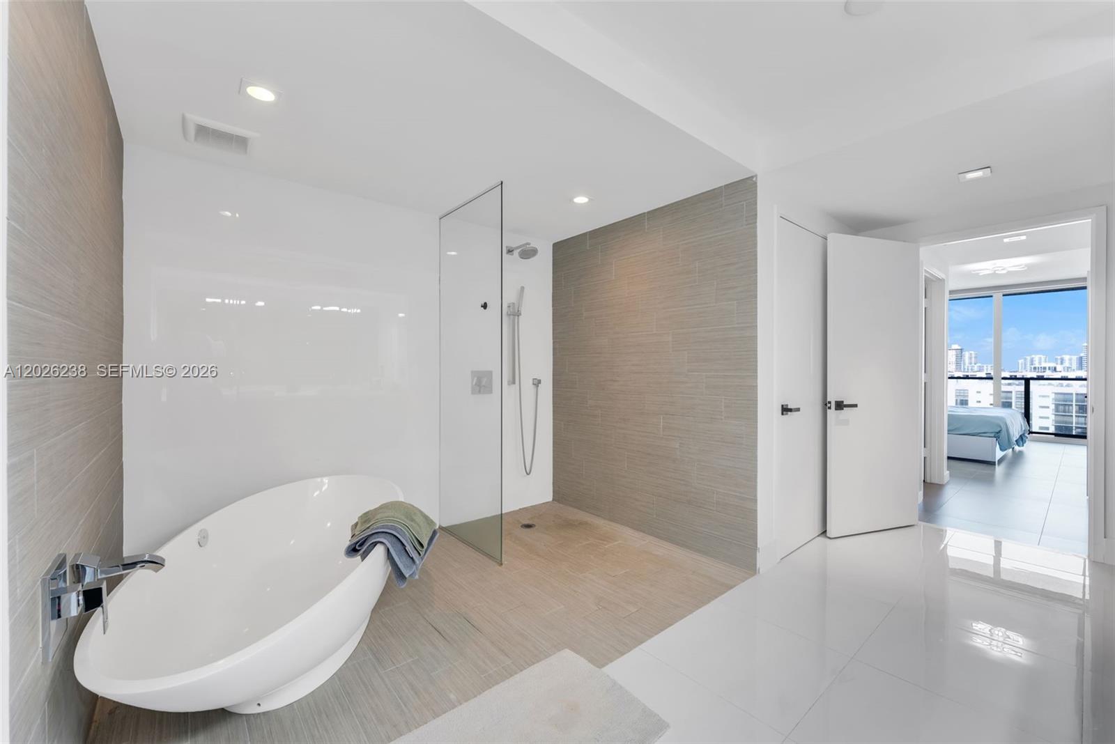 300 Sunny Isles Blvd # 905 Unit: 4-905
