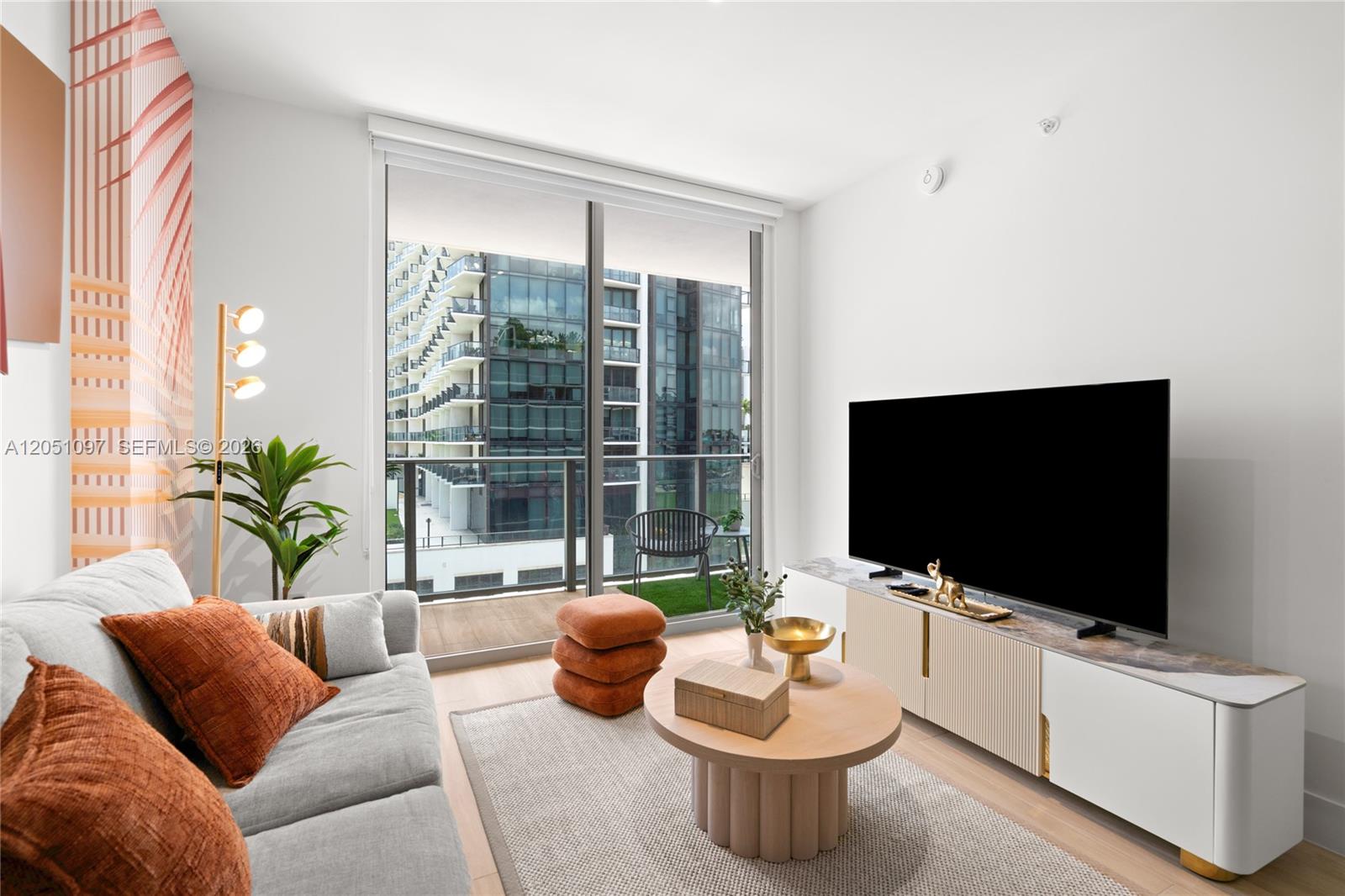 90 NE 32nd St # 808