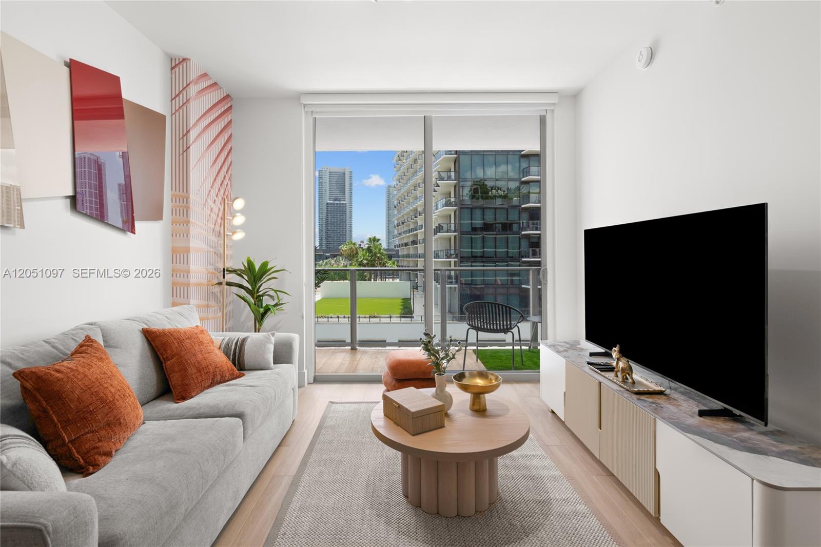 90 NE 32nd St # 808