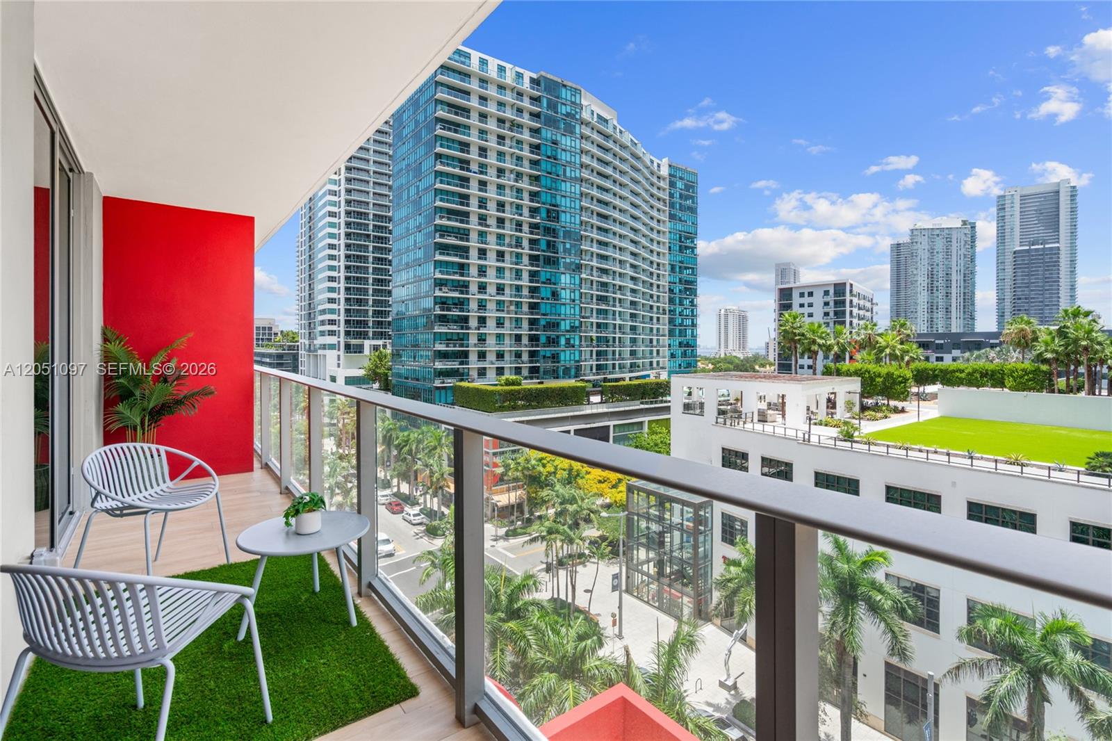 90 NE 32nd St # 808